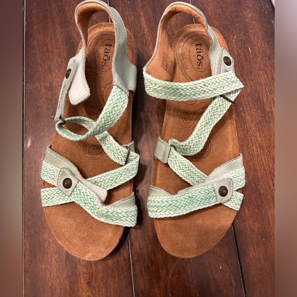Taos Footwear Mint and Tan Sandals
